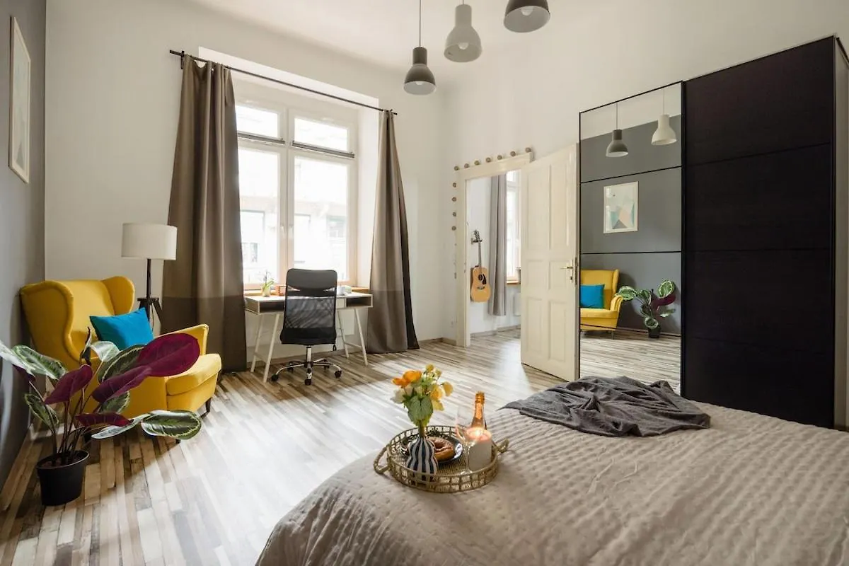 Central Charm In Budapest Bustling 7Th District